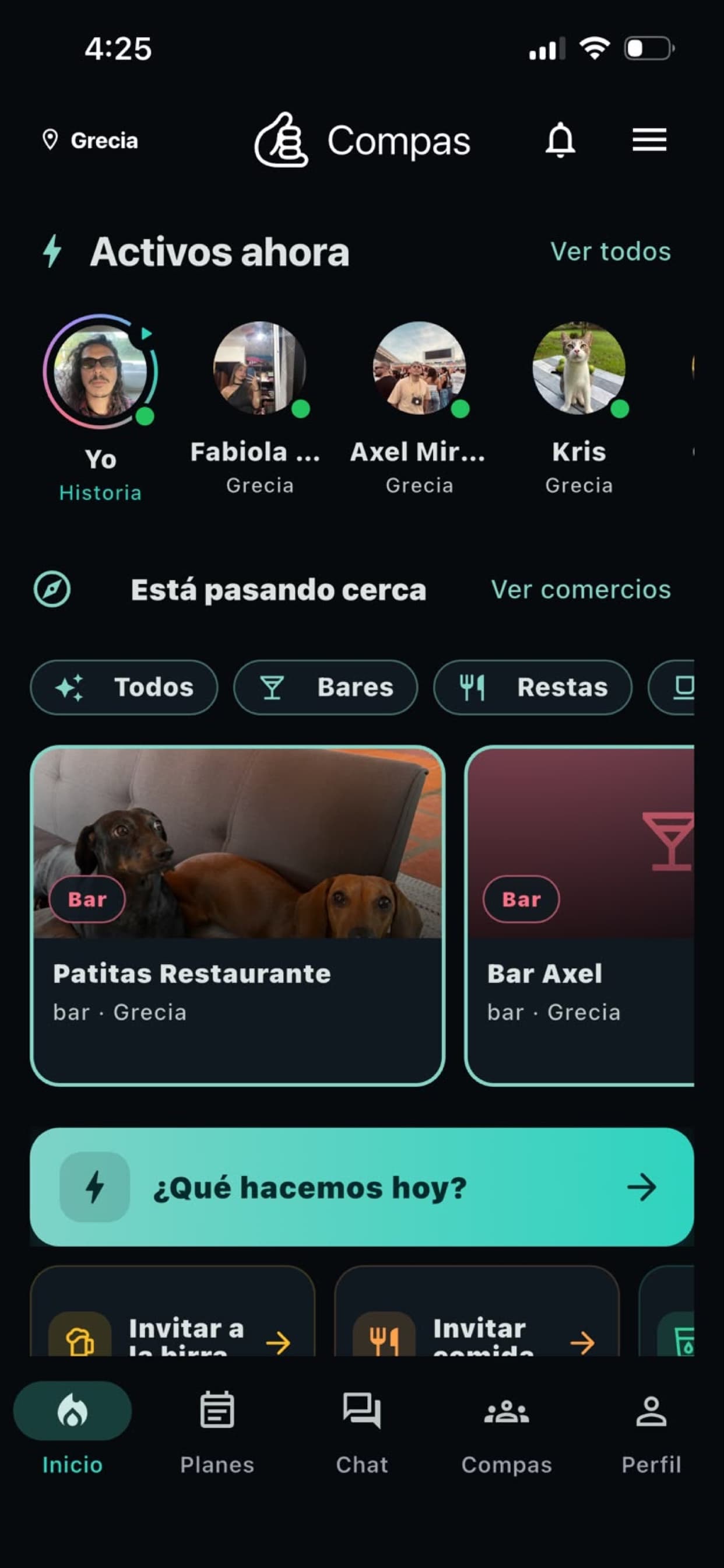 Pantalla de inicio de Compas con historias, comercios y planes cercanos